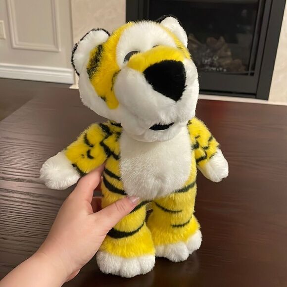Purr-fection MJC Yellow and Black Tiger Vintage 1992 Excellent Condition 13” - Picture 1 of 8
